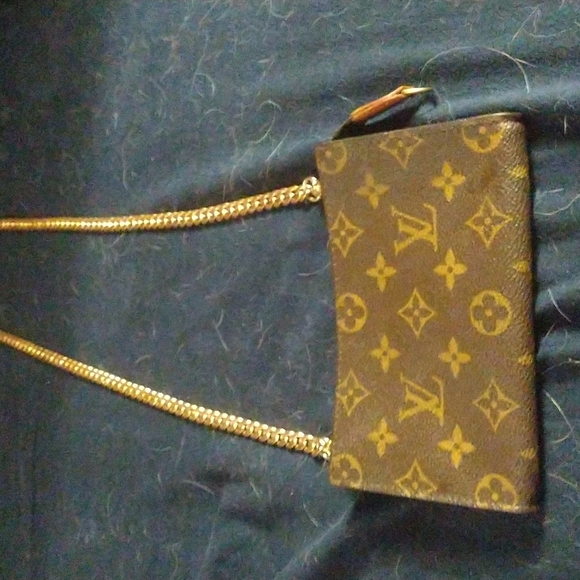 Authentic Vintage Louis Vuitton Pouch Crossbody - Picture 4 of 4